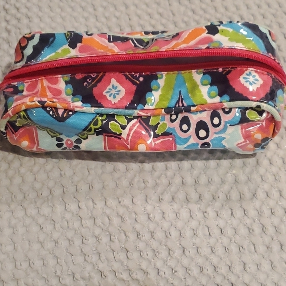 𝅺BUCKHEAD Betties NWT Bag